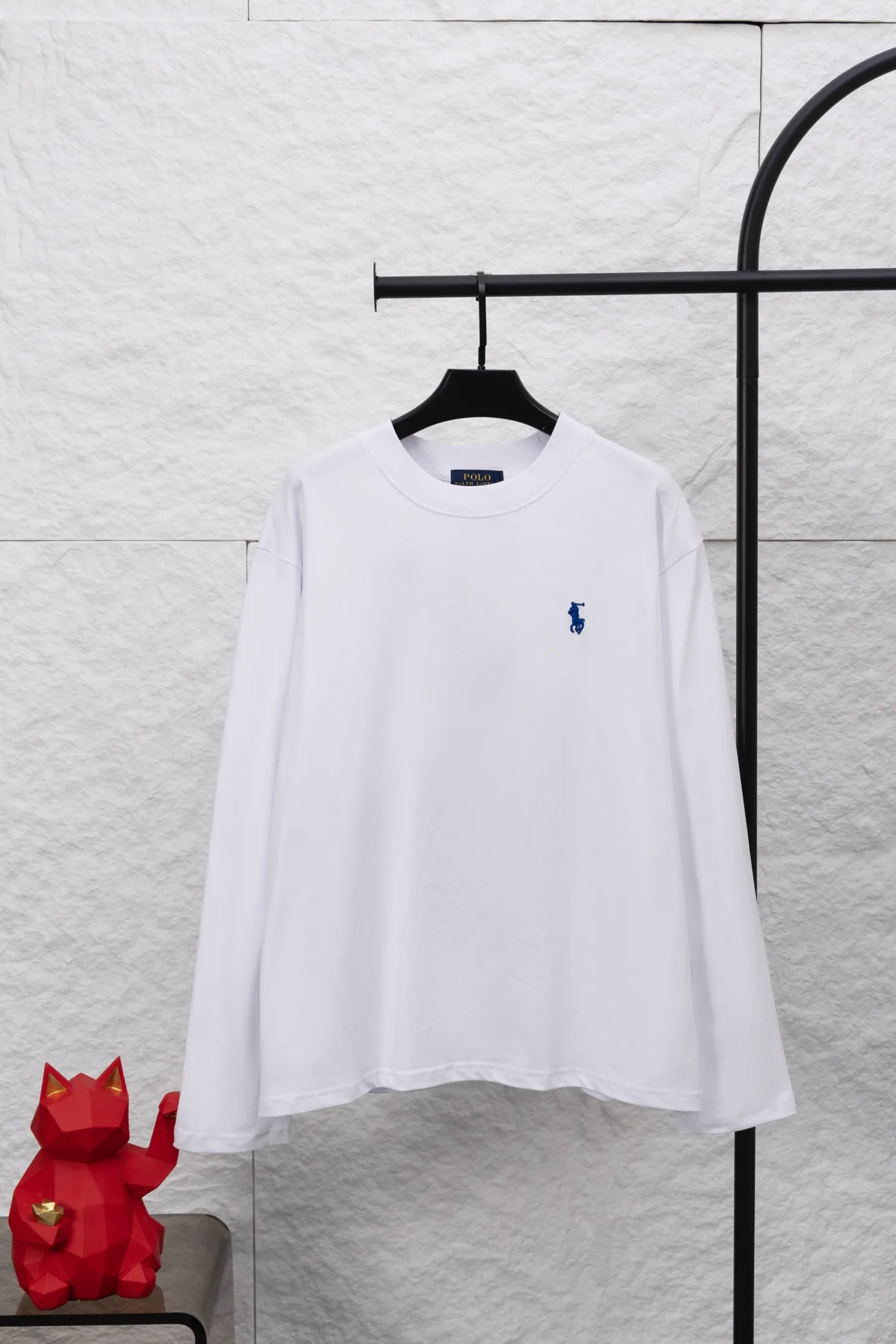P190 model number/F121 POLO Ralph Lauren new model on the market 25ss 350G heavy washed and worn high-end short sleeves. The front panel is matched with a small logo and the back panel is cut and patched to embroider. A couple's short T. A high-end simple style that you will never get tired of. Pocket patch embroidery is simple style. Advanced temperament. Perfect detail processing💯 The classic logo logo upper body is super good-looking. Fabric: 300g. Version: loose T-shirt. Color: black and white.
